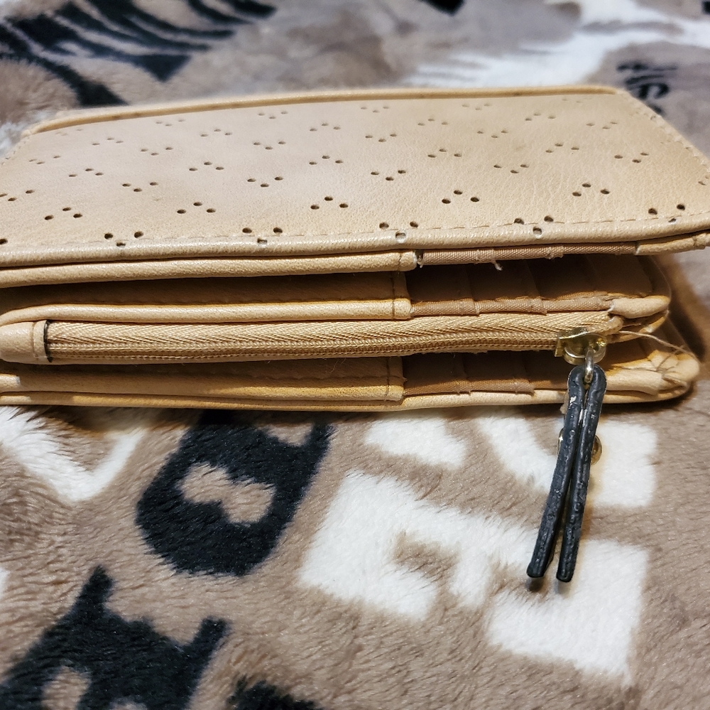 Max Studio Wallet - Picture 5 of 6